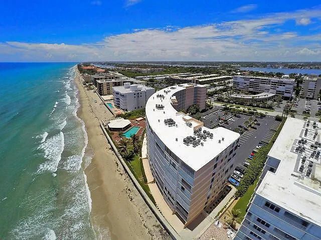 3590 S Ocean Boulevard 207, South Palm Beach, FL 33480