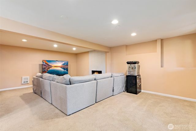14622 57th Place W, Edmonds, WA 98026