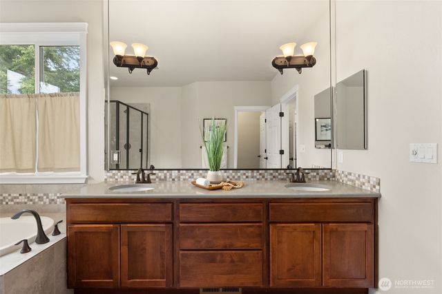 2843 South Bay Road NE, Olympia, WA 98506