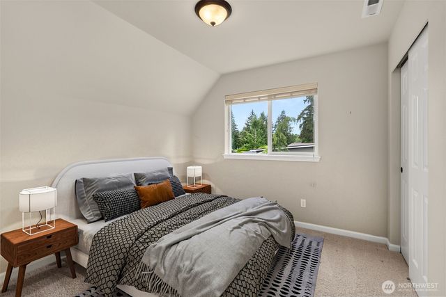 2843 South Bay Road NE, Olympia, WA 98506