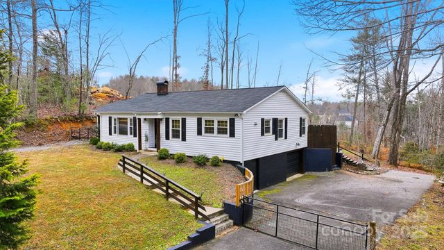 524 Hibriten Drive SE, Lenoir, NC 28645