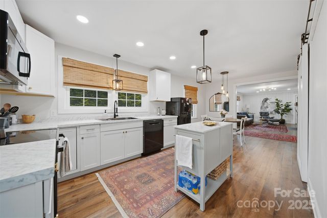 524 Hibriten Drive SE, Lenoir, NC 28645