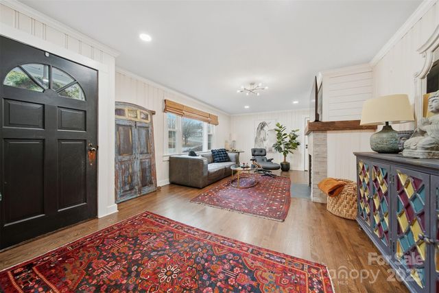 524 Hibriten Drive SE, Lenoir, NC 28645