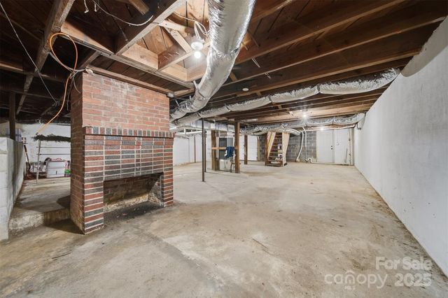 524 Hibriten Drive SE, Lenoir, NC 28645