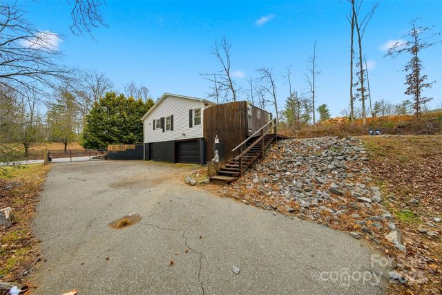 524 Hibriten Drive SE, Lenoir, NC 28645