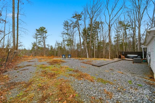 524 Hibriten Drive SE, Lenoir, NC 28645