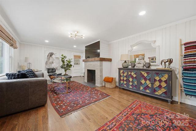 524 Hibriten Drive SE, Lenoir, NC 28645