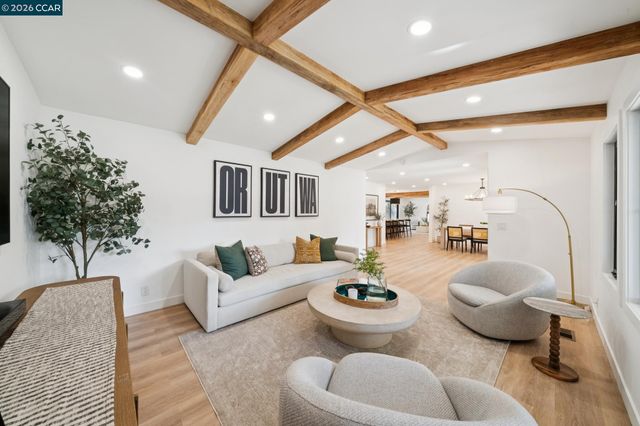 1760 Saint Helena Dr, Danville, CA 94526