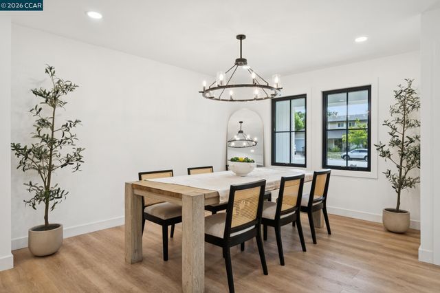 1760 Saint Helena Dr, Danville, CA 94526