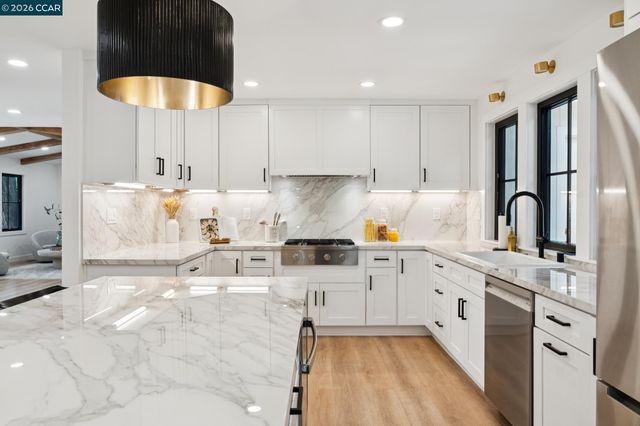 1760 Saint Helena Dr, Danville, CA 94526