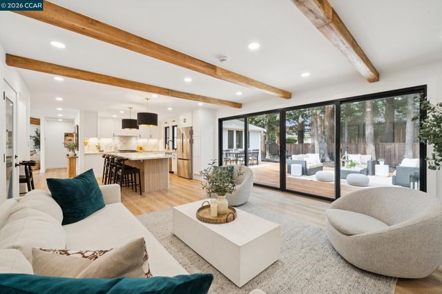 1760 Saint Helena Dr, Danville, CA 94526