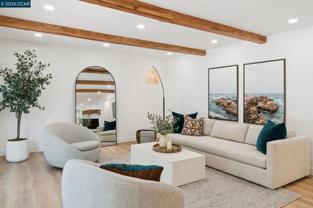 1760 Saint Helena Dr, Danville, CA 94526