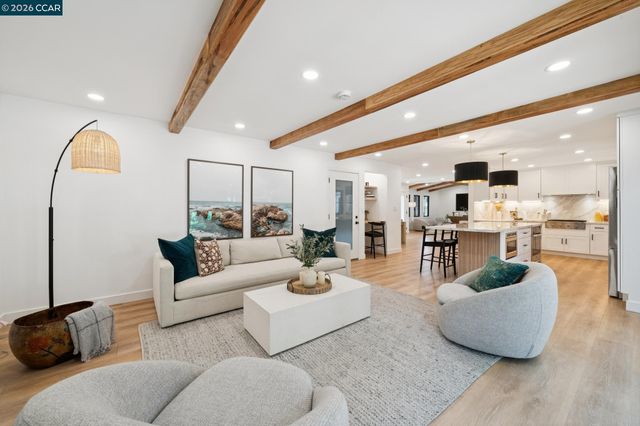 1760 Saint Helena Dr, Danville, CA 94526