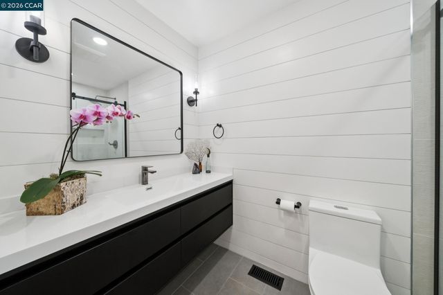 1760 Saint Helena Dr, Danville, CA 94526