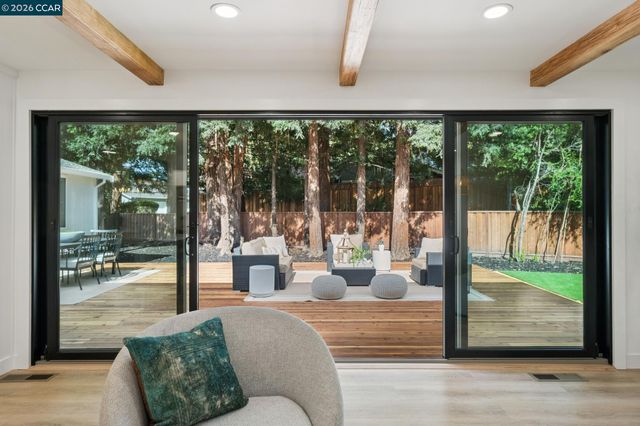 1760 Saint Helena Dr, Danville, CA 94526