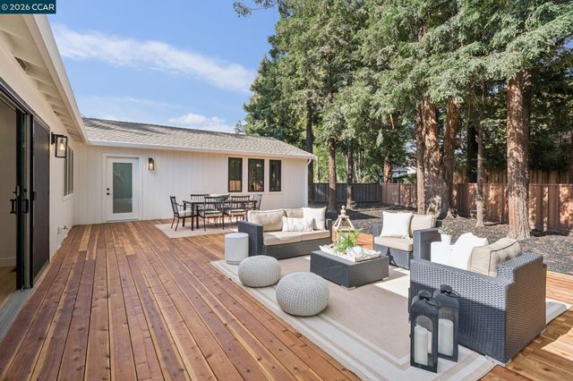 1760 Saint Helena Dr, Danville, CA 94526