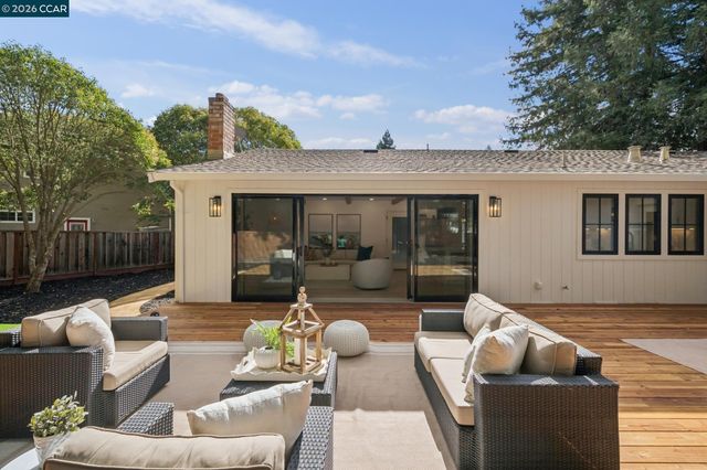 1760 Saint Helena Dr, Danville, CA 94526