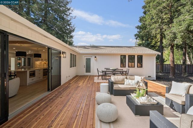 1760 Saint Helena Dr, Danville, CA 94526