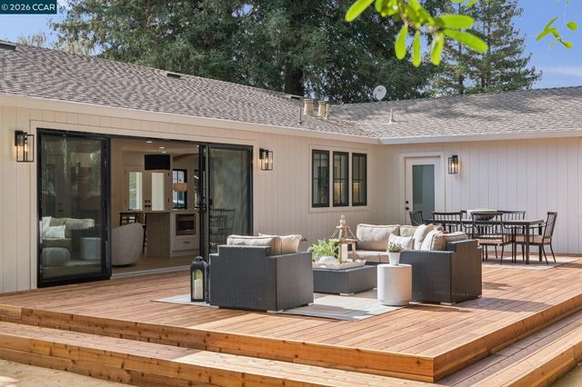1760 Saint Helena Dr, Danville, CA 94526