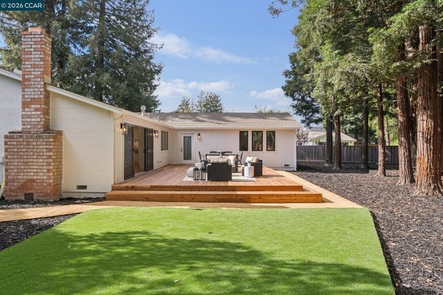 1760 Saint Helena Dr, Danville, CA 94526