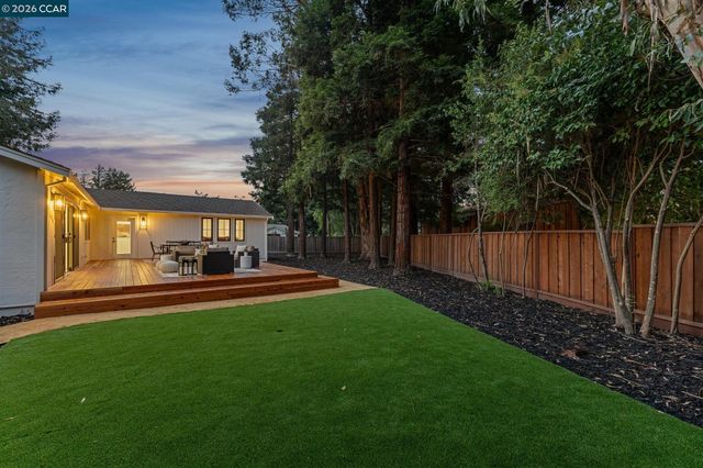 1760 Saint Helena Dr, Danville, CA 94526