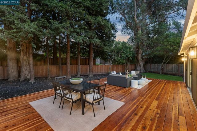 1760 Saint Helena Dr, Danville, CA 94526
