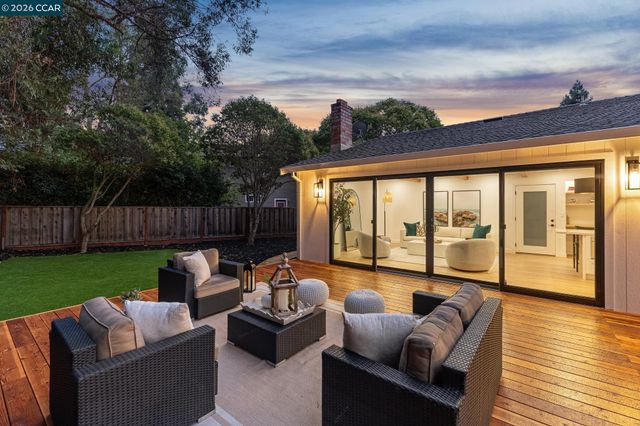1760 Saint Helena Dr, Danville, CA 94526