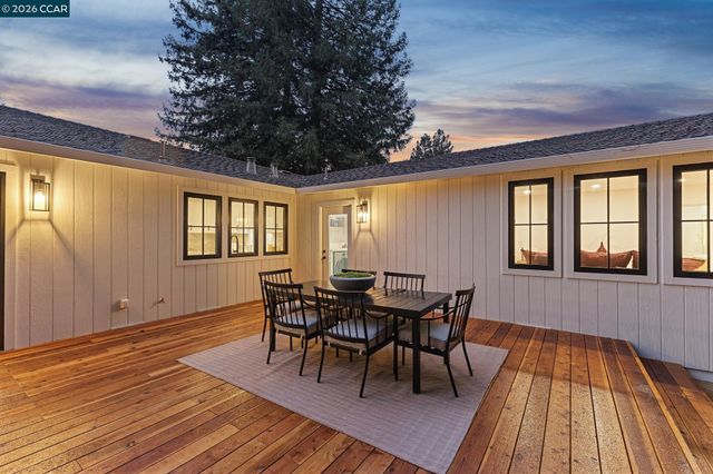 1760 Saint Helena Dr, Danville, CA 94526