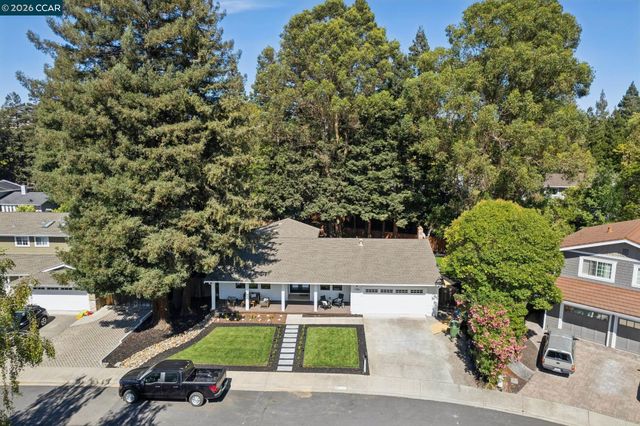 1760 Saint Helena Dr, Danville, CA 94526