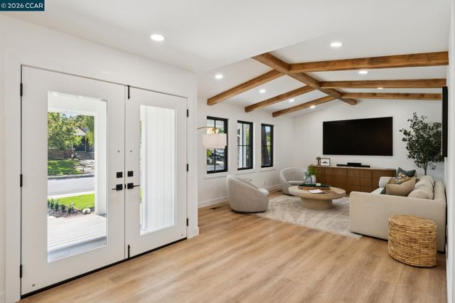 1760 Saint Helena Dr, Danville, CA 94526