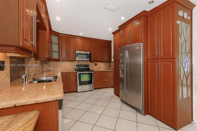 11941 SW 178th Ter, Miami, FL 33177