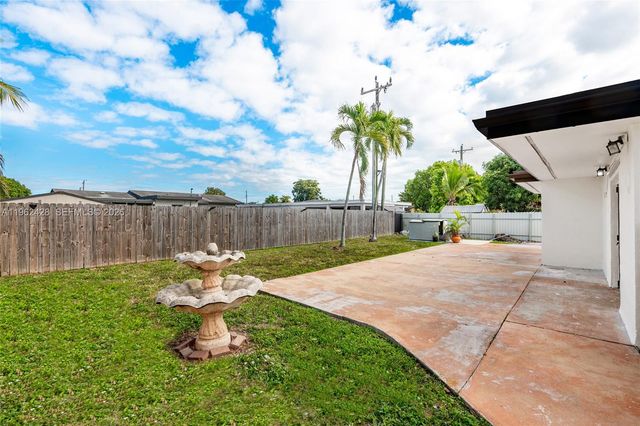 11941 SW 178th Ter, Miami, FL 33177