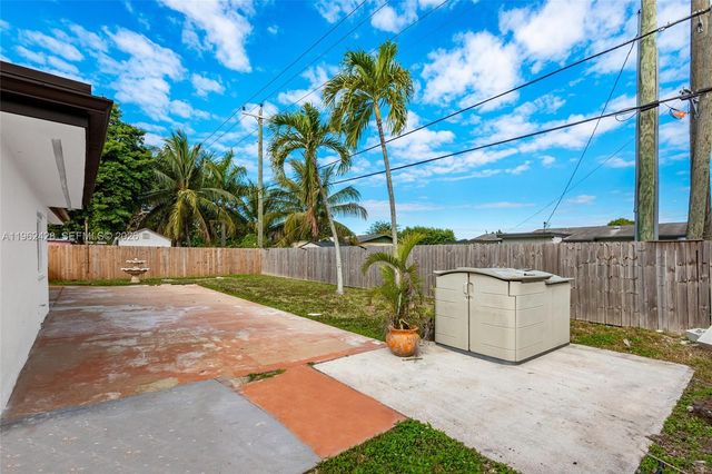 11941 SW 178th Ter, Miami, FL 33177