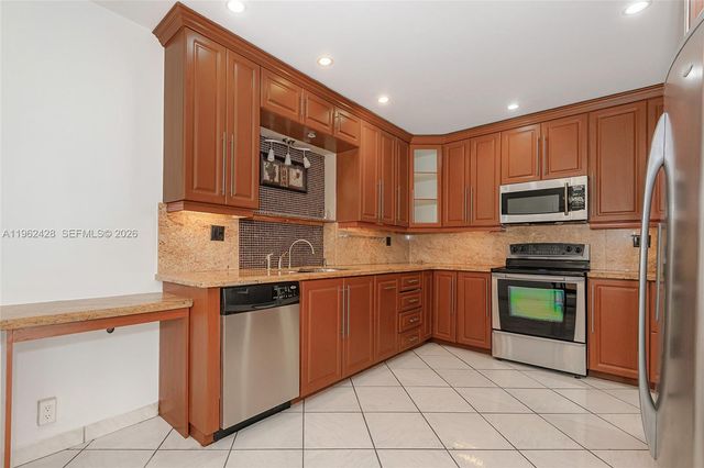 11941 SW 178th Ter, Miami, FL 33177