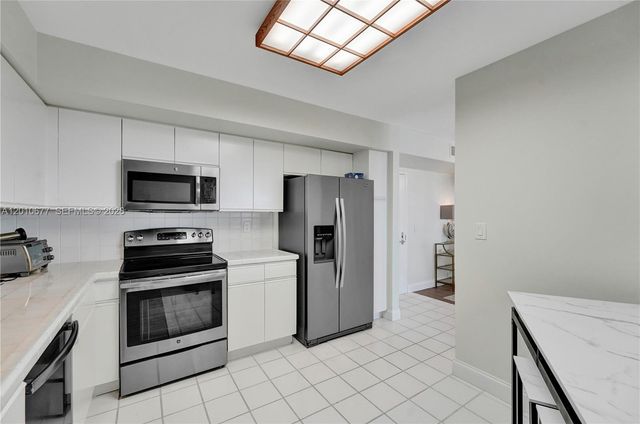 3500 Mystic Pointe Dr 3302, Aventura, FL 33180