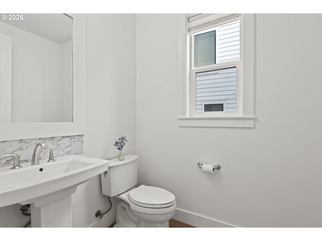 12263 Nw HILLER Ln, Portland, OR 97229