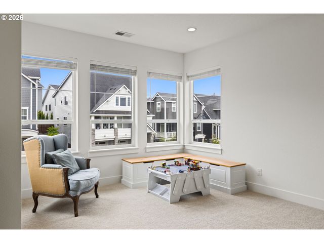 12263 Nw HILLER Ln, Portland, OR 97229