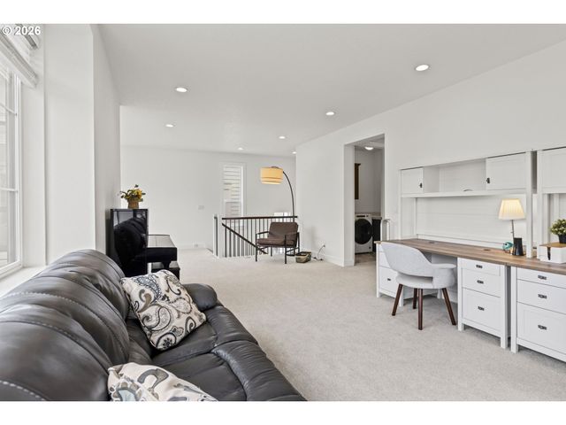 12263 Nw HILLER Ln, Portland, OR 97229