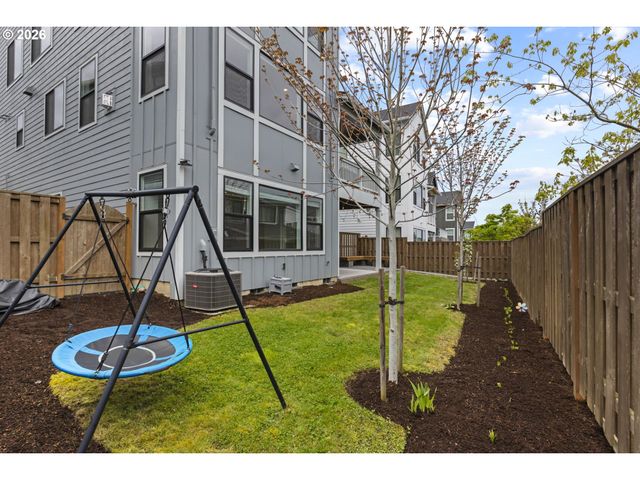 12263 Nw HILLER Ln, Portland, OR 97229