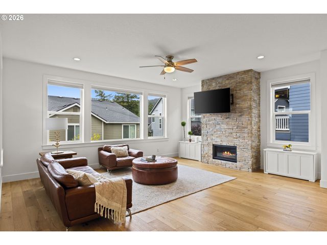 12263 Nw HILLER Ln, Portland, OR 97229