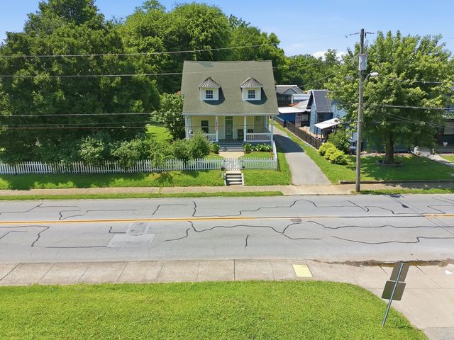 210 S Main St, Mount Pleasant, TN 38474