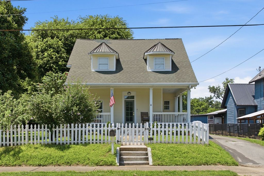 210 S Main St, Mount Pleasant, TN 38474