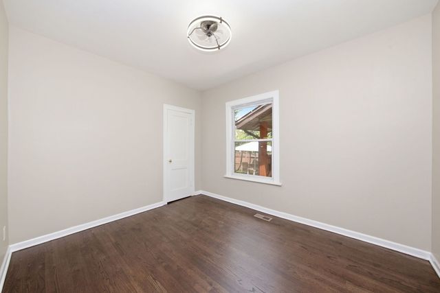 10742 S Prairie Avenue, Chicago, IL 60628