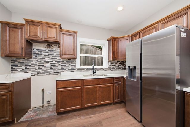 10742 S Prairie Avenue, Chicago, IL 60628