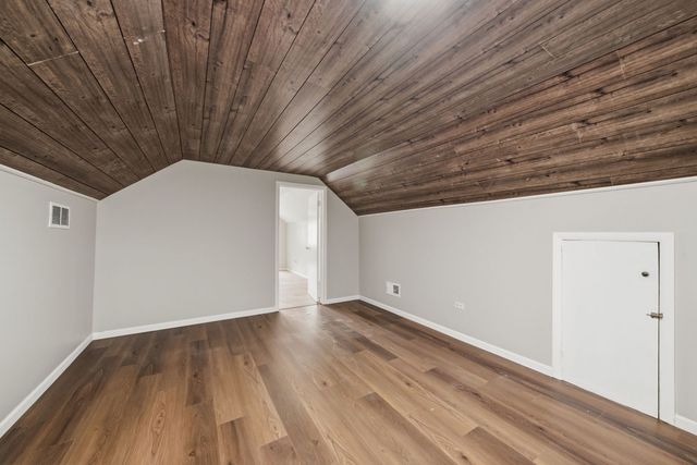 10742 S Prairie Avenue, Chicago, IL 60628