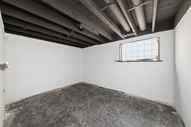 10742 S Prairie Avenue, Chicago, IL 60628