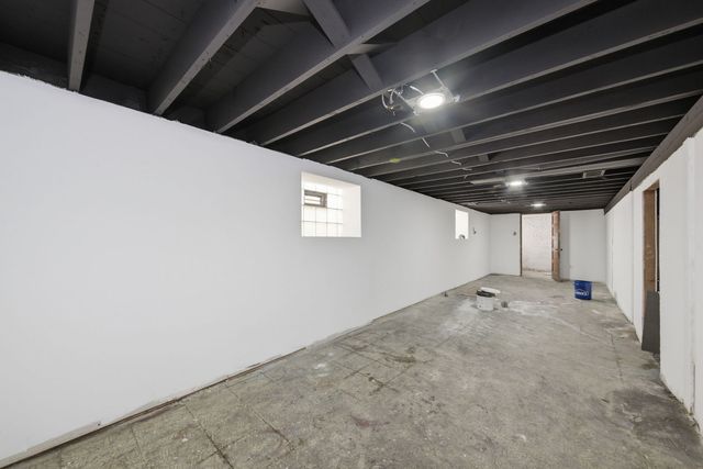 10742 S Prairie Avenue, Chicago, IL 60628