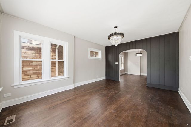 10742 S Prairie Avenue, Chicago, IL 60628