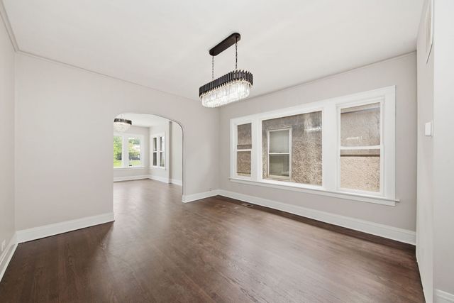 10742 S Prairie Avenue, Chicago, IL 60628
