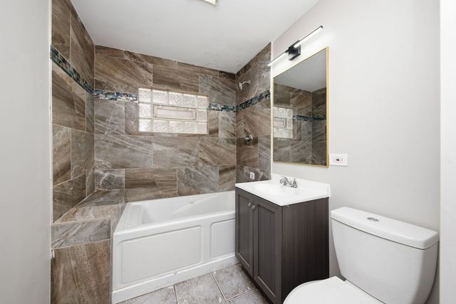 10742 S Prairie Avenue, Chicago, IL 60628